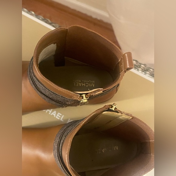 Woman (MK) Boots 🤎🥾🤎 - Picture 4 of 4